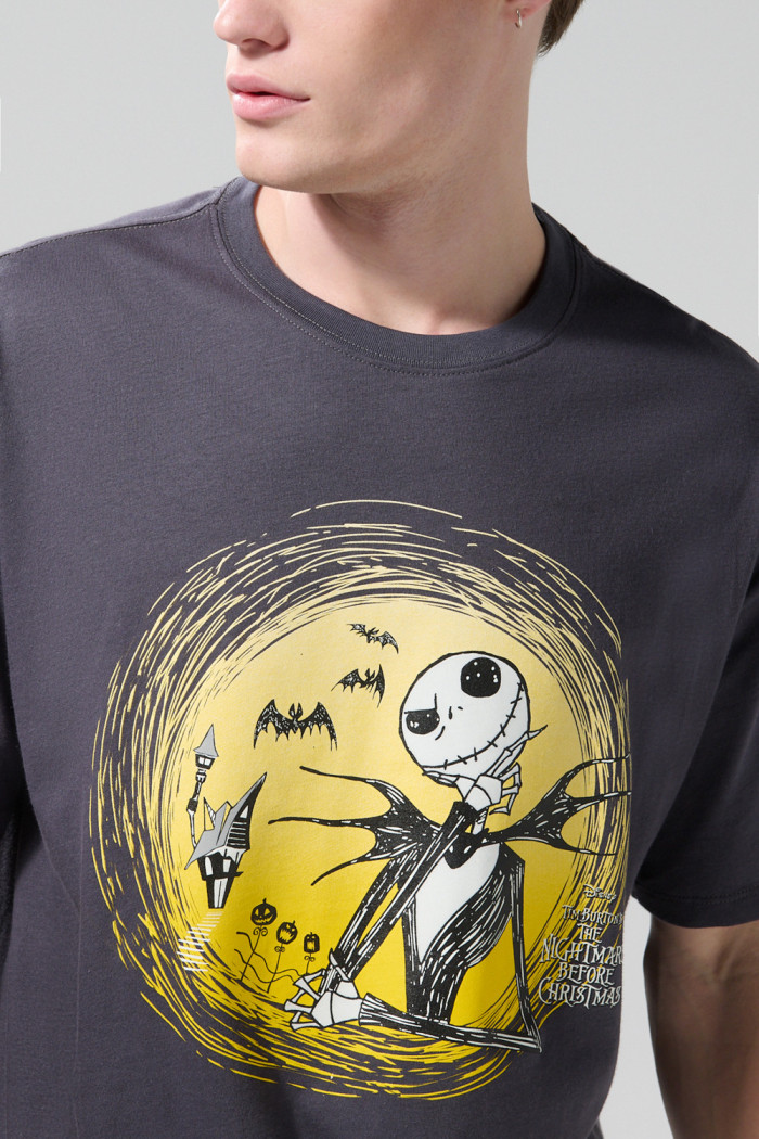 Camiseta de Nightmare Before Christmas gris cuello redondo