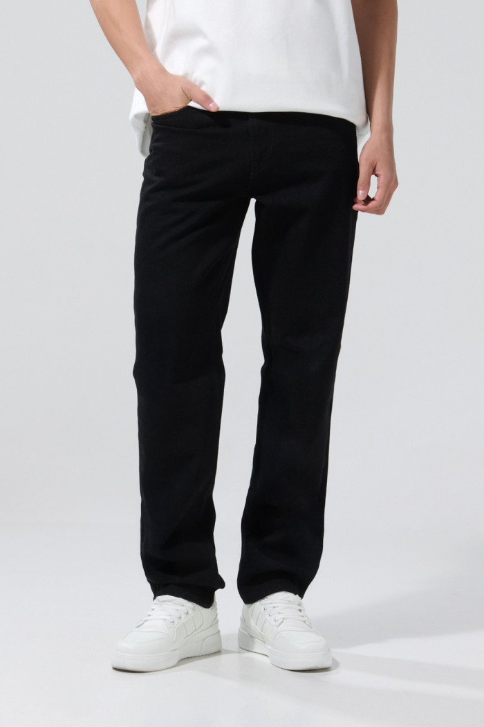 Jean 90´S bota recta negro con cremallera y bolsillos