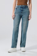 Jean azul medio 90´S tiro alto con desgastes y bota recta