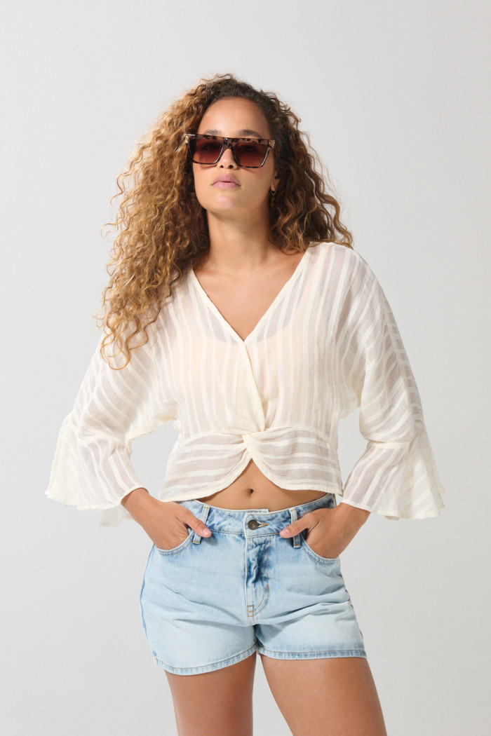 Blusa crop en algodón unicolor con manga 3/4