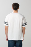 Camiseta crema cuello redondo oversize con arte de Pluto