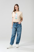 Camiseta crop top kaki con arte de Squid Game