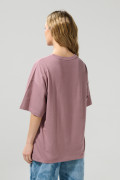 Camiseta oversize manga corta rosada con arte de Mickey